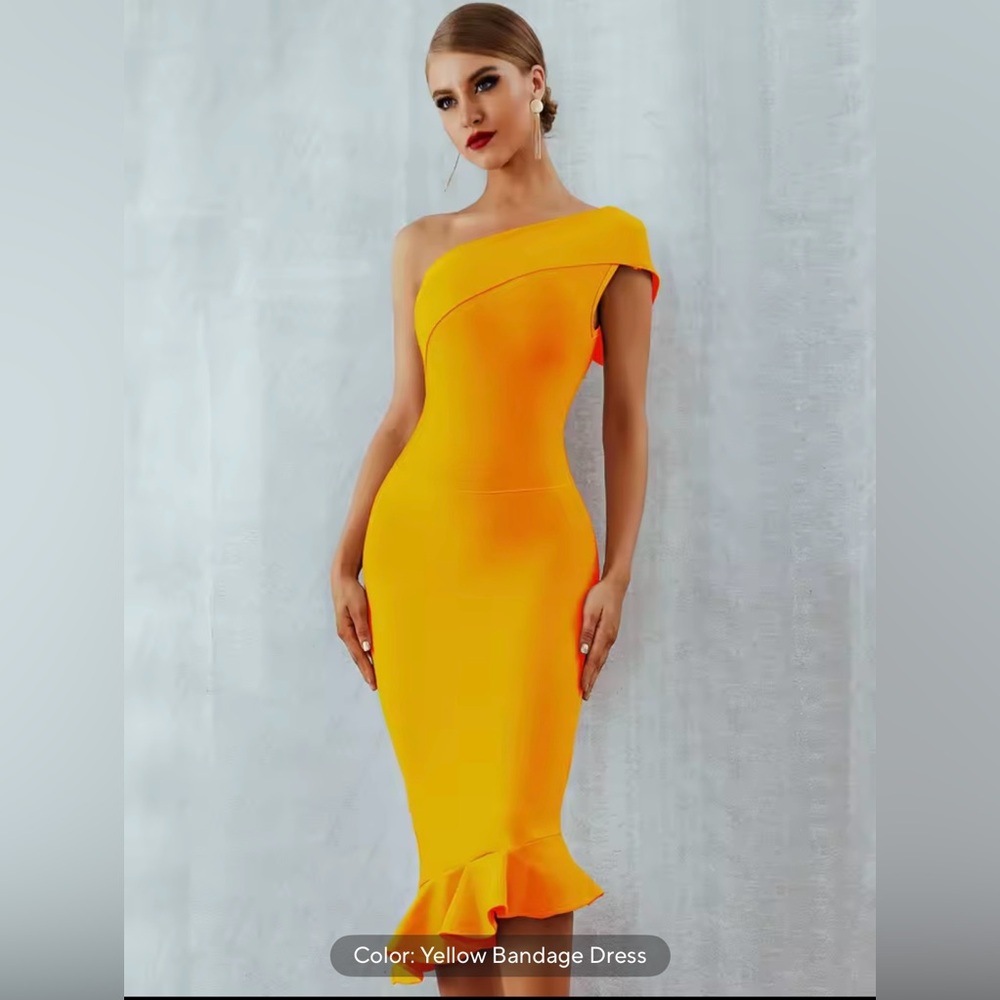 NWOT Elegant Bandage Bodycon Yellow Gold Ruffle Hem Dress - Size Small